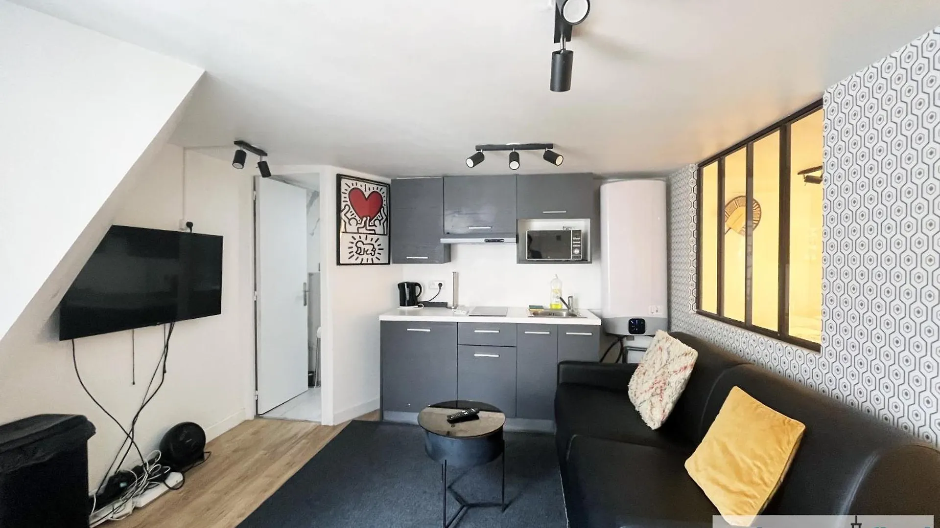 Apartment Urban Flat 150 - Pretty Flat In Center Of