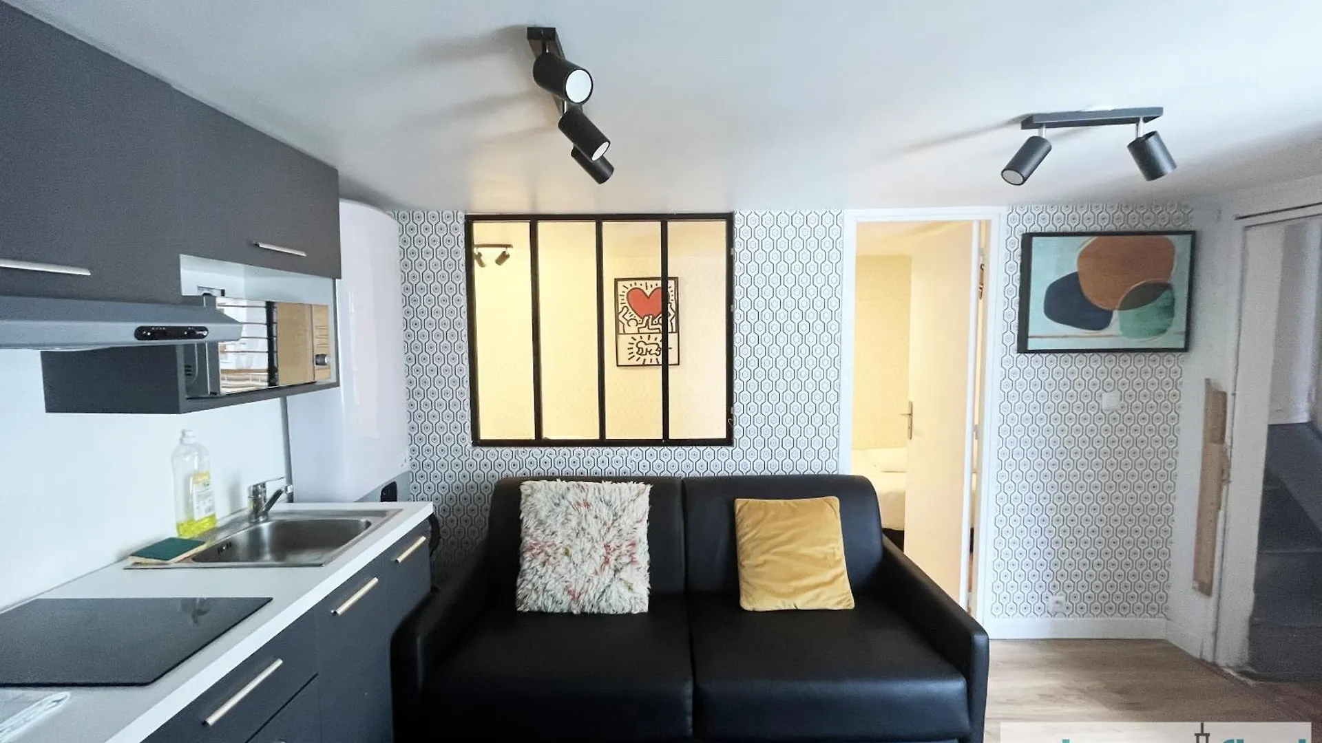Urban Flat 150 - Pretty Flat In Center Of *